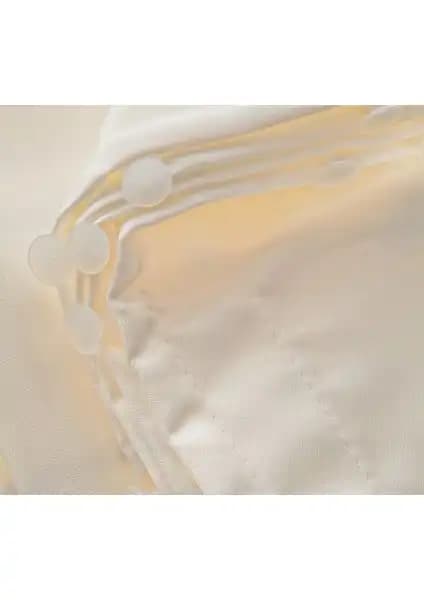 Perhal Krem Saten Güneşlik ve Cotton Studio Taç Saten Güneşlik Perde Karşılaştırması 2