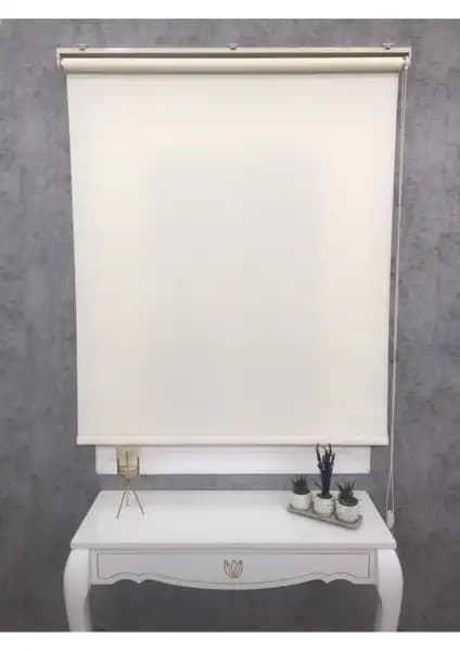 Stor Perde Düz Beyaz ve Krem Güneşliklerin Özellikleri ve Karşılaştırması 2