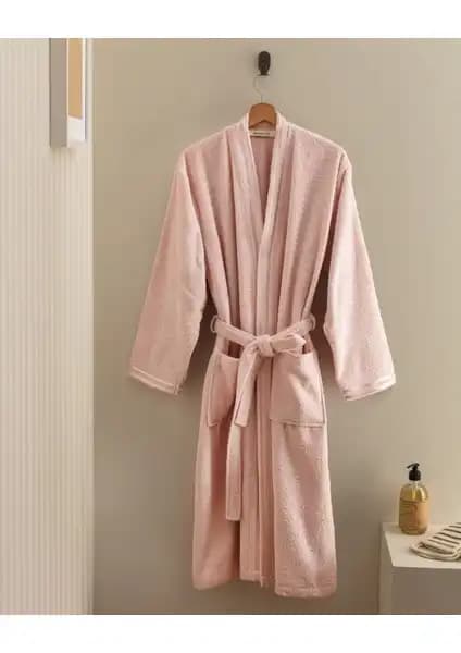 Türkçe Ev Konforu Kadife Bornoz ve Madame Coco Maynor Kimono Karşılaştırması 2