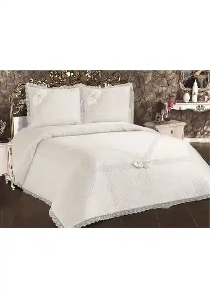 Yatak Örtüsü Seçiminde Karşılaştırma: Bünyamin Çalışkan Naime ve Ka<dı>nca Dükkan Ürünleri