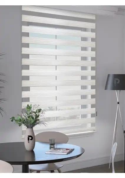 Zebra Perdeleri Karşılaştırması: Beyaz Geniş Pliseli ve Ekru Pleat Perde Özellikleri 2