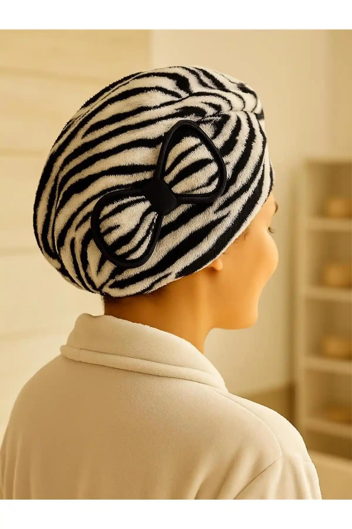 Ender Home'un Pamuklu ve Şık Tasarımlı Saç Kurutma Bonesi Profesyonel ve Günlük Kullanım İçin