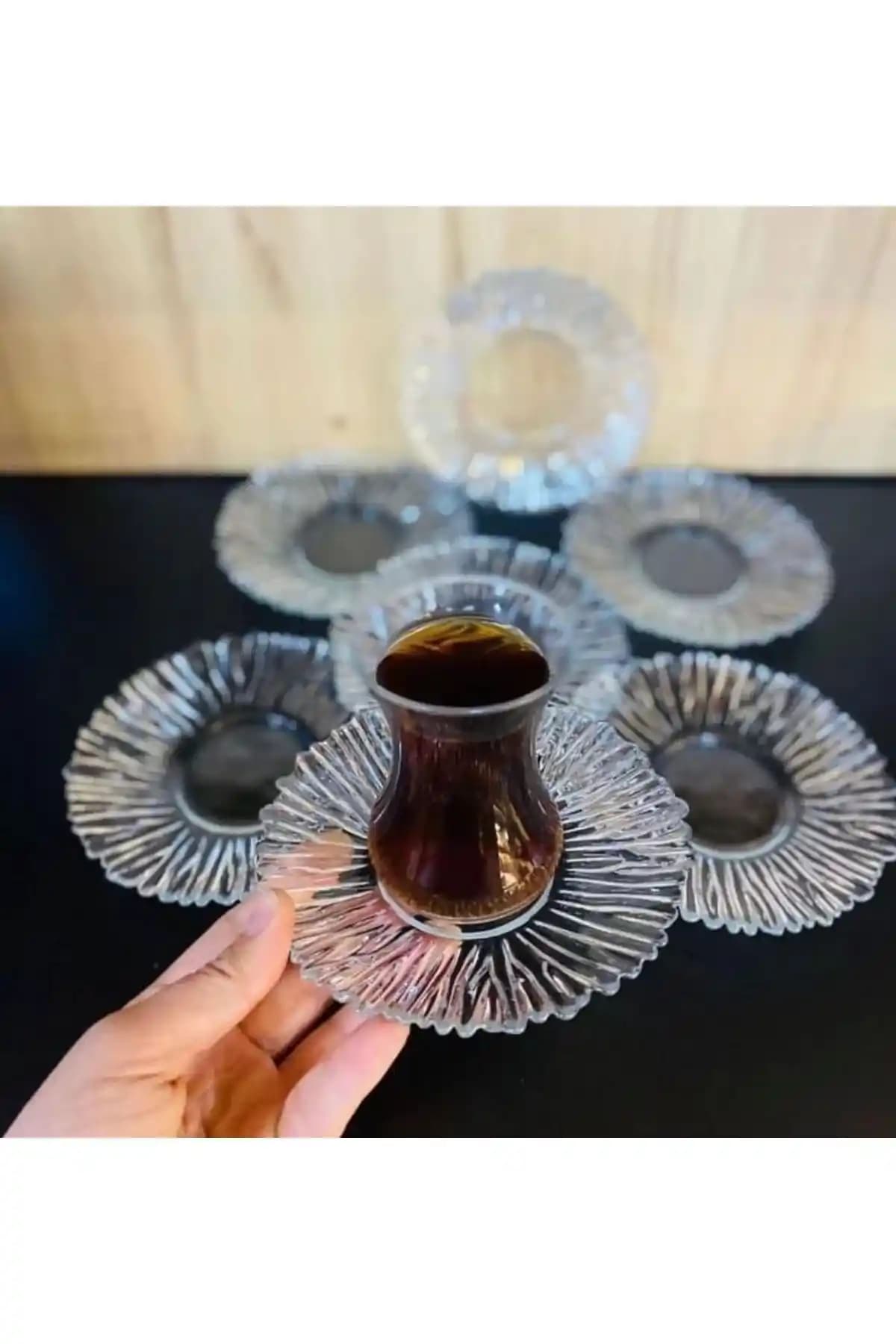 Genel Markalar 6'lı Cam Çay Tabağı Seti Şıklık ve Fonksiyonellik Sunar