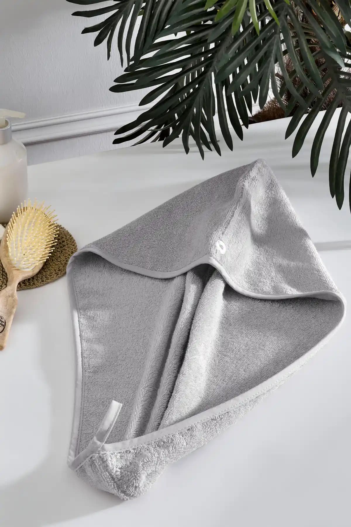 Özdilek Havlu Bone: Konfor ve Şıklık Sunan Pratik Saç Kurutma Aksesuarı