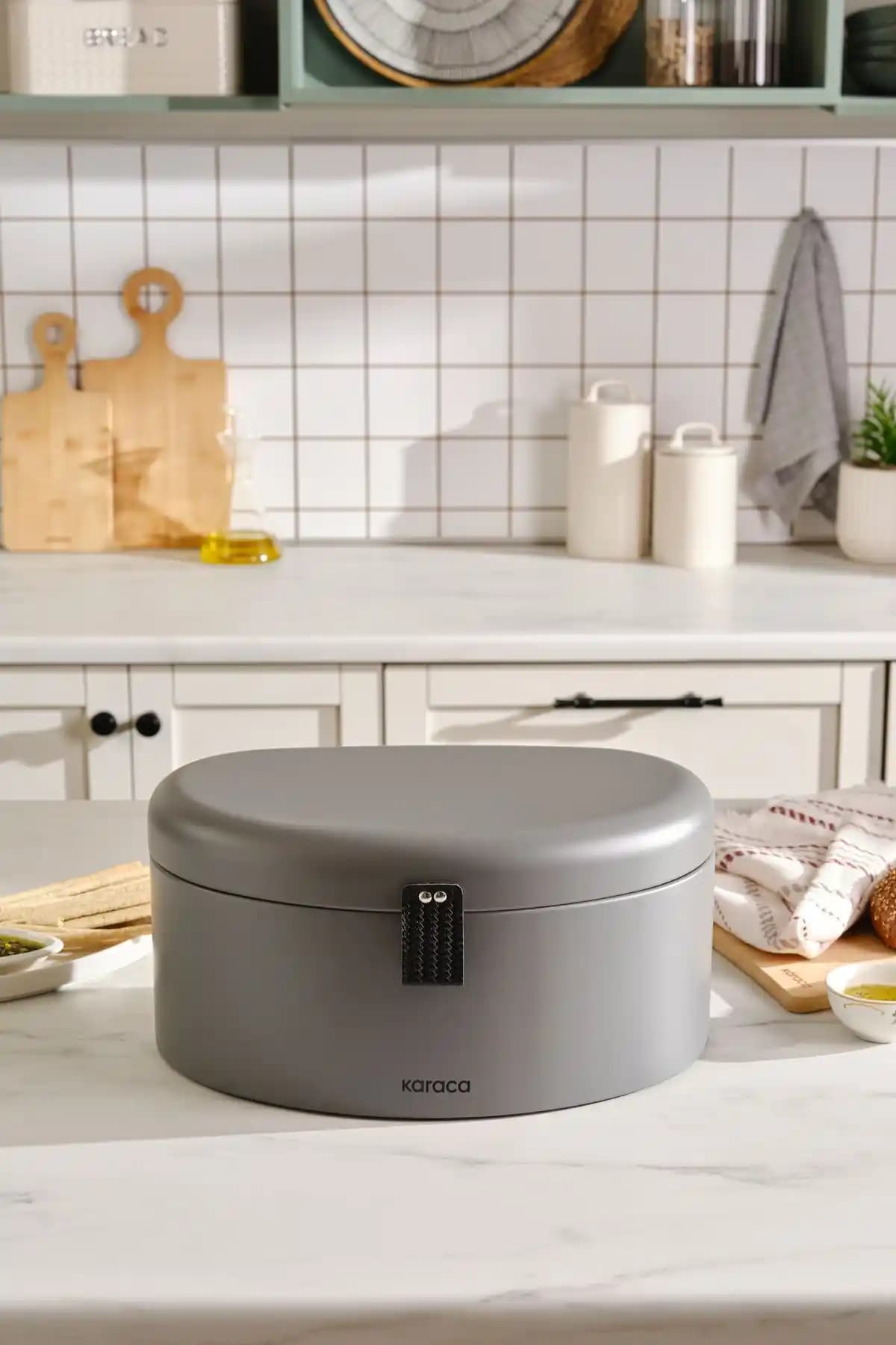 Karaca Mensa Gri Metal Ekmek Kutusu: Geniş, Dayanıklı ve Modern Tasarım