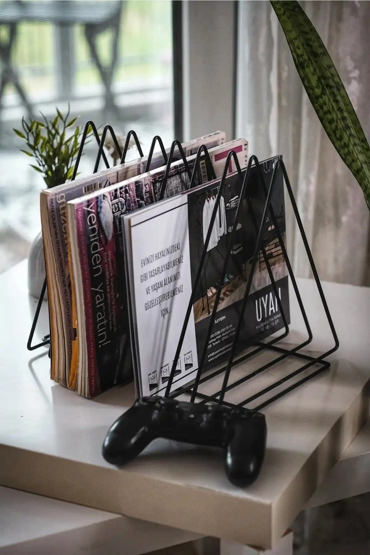 TOPRAK E-TİCARET Metal Dergilik ve Klasör Ayracı ile Masa Üstü Düzeninde Fonksiyonellik