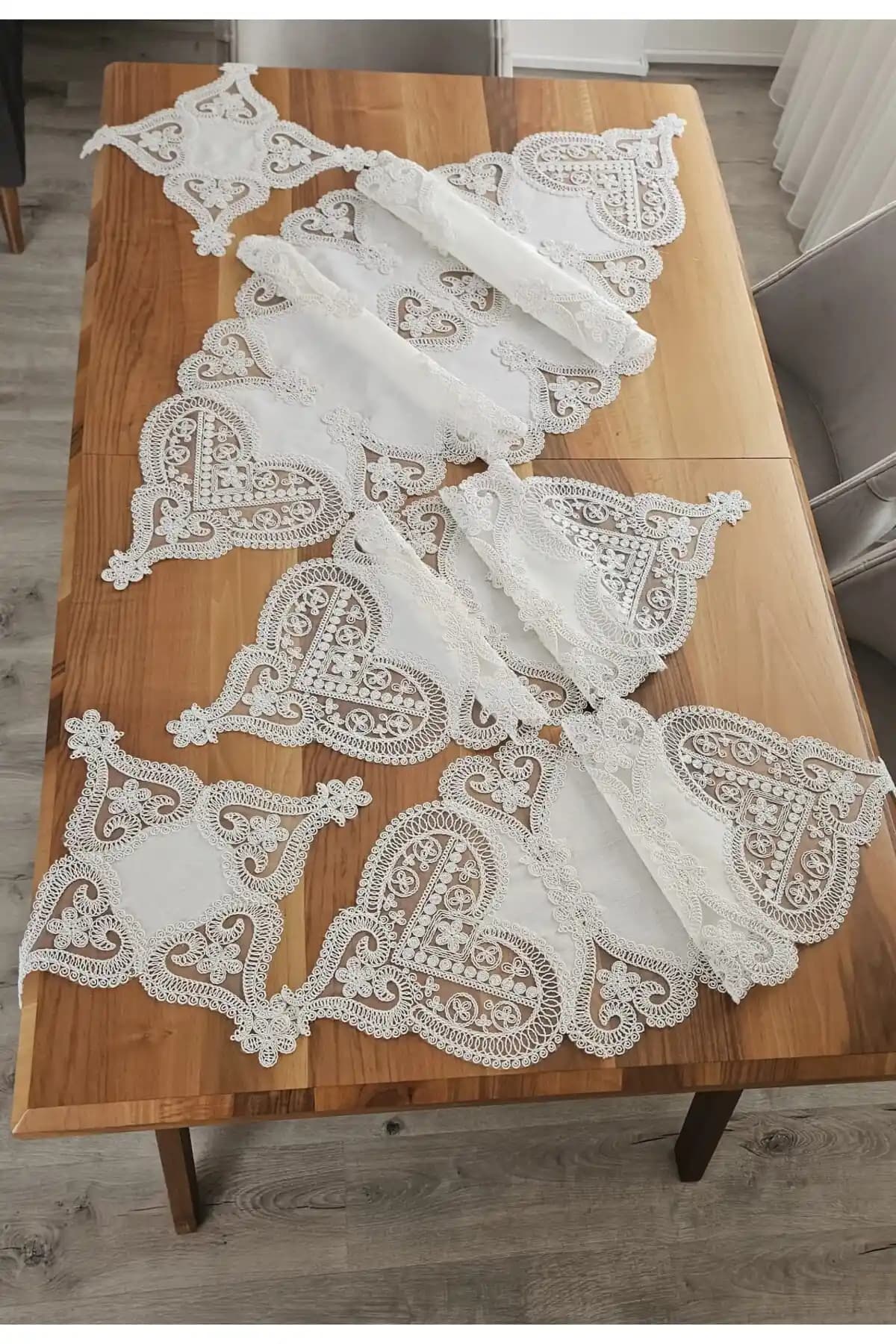 ZESA HOME Keten Üzerine Ağar Güpürlü Lüks Salon Takımı ile Estetik ve Fonksiyonellik