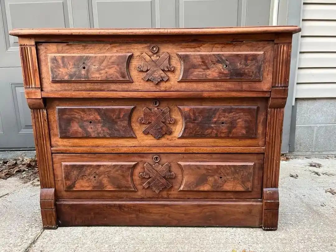 1870 Model Şifonyerin Restorasyon Süreci ve Tarihî Değerinin Korunması