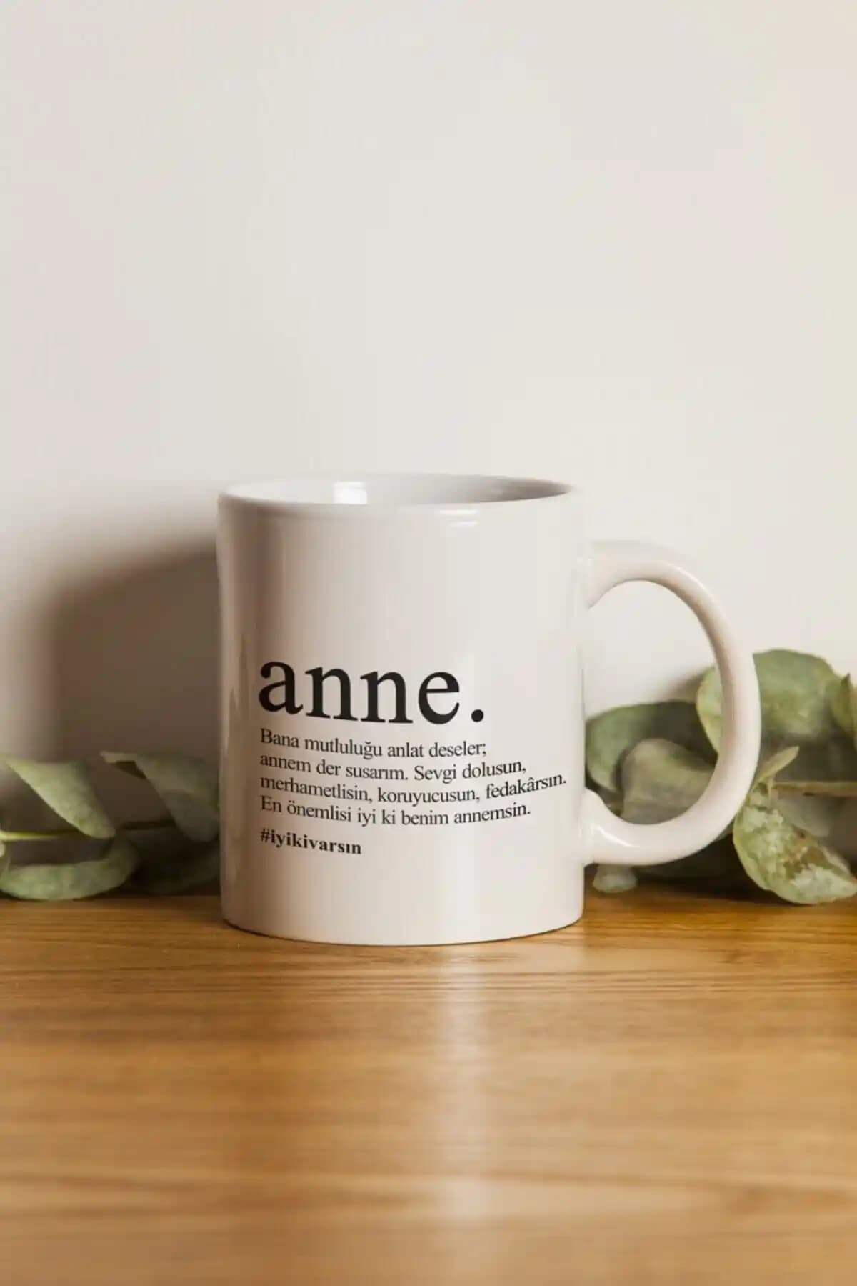 Anneye Özel Yazılı Kupa Bardak: Anlamlı ve Pratik Hediye Seçenekleri