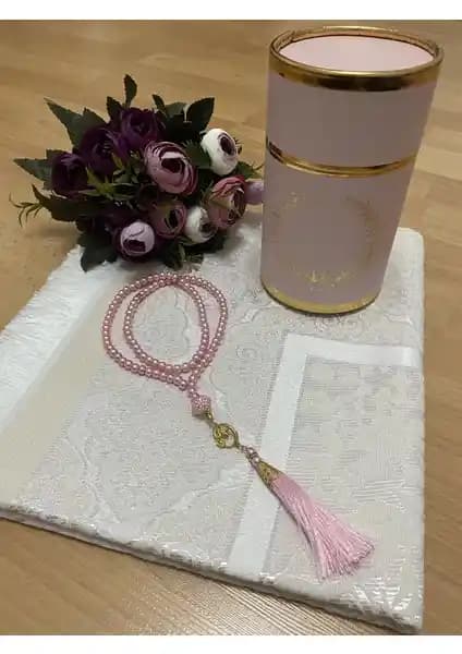 Ayhanhome Çeyizlik ve Hediye Amaçlı Lüks Tafta Seccade Seti Detayları