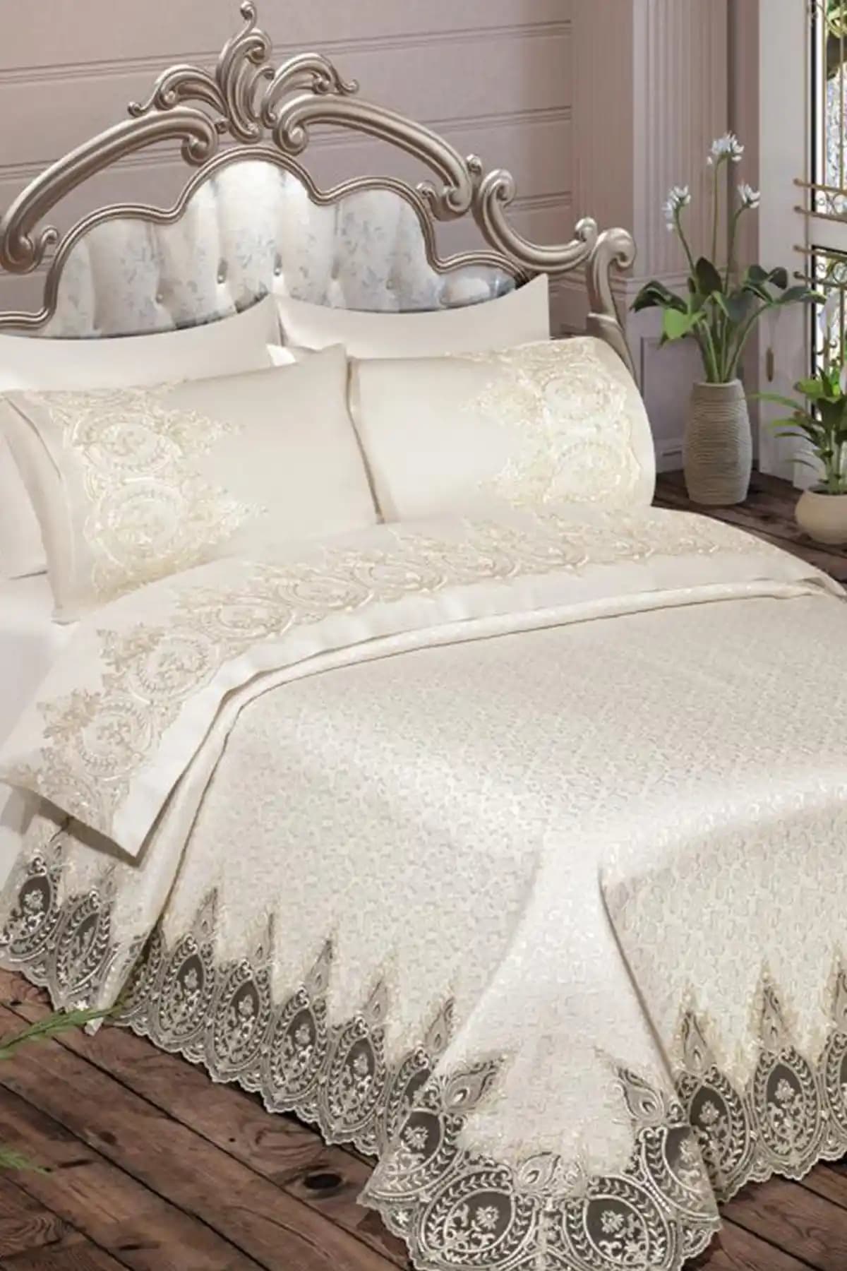 Çeyiz Diyarı Krem İlayda Fransız Güpürlü Brokar Pike Takımı Detayları ve Özellikleri