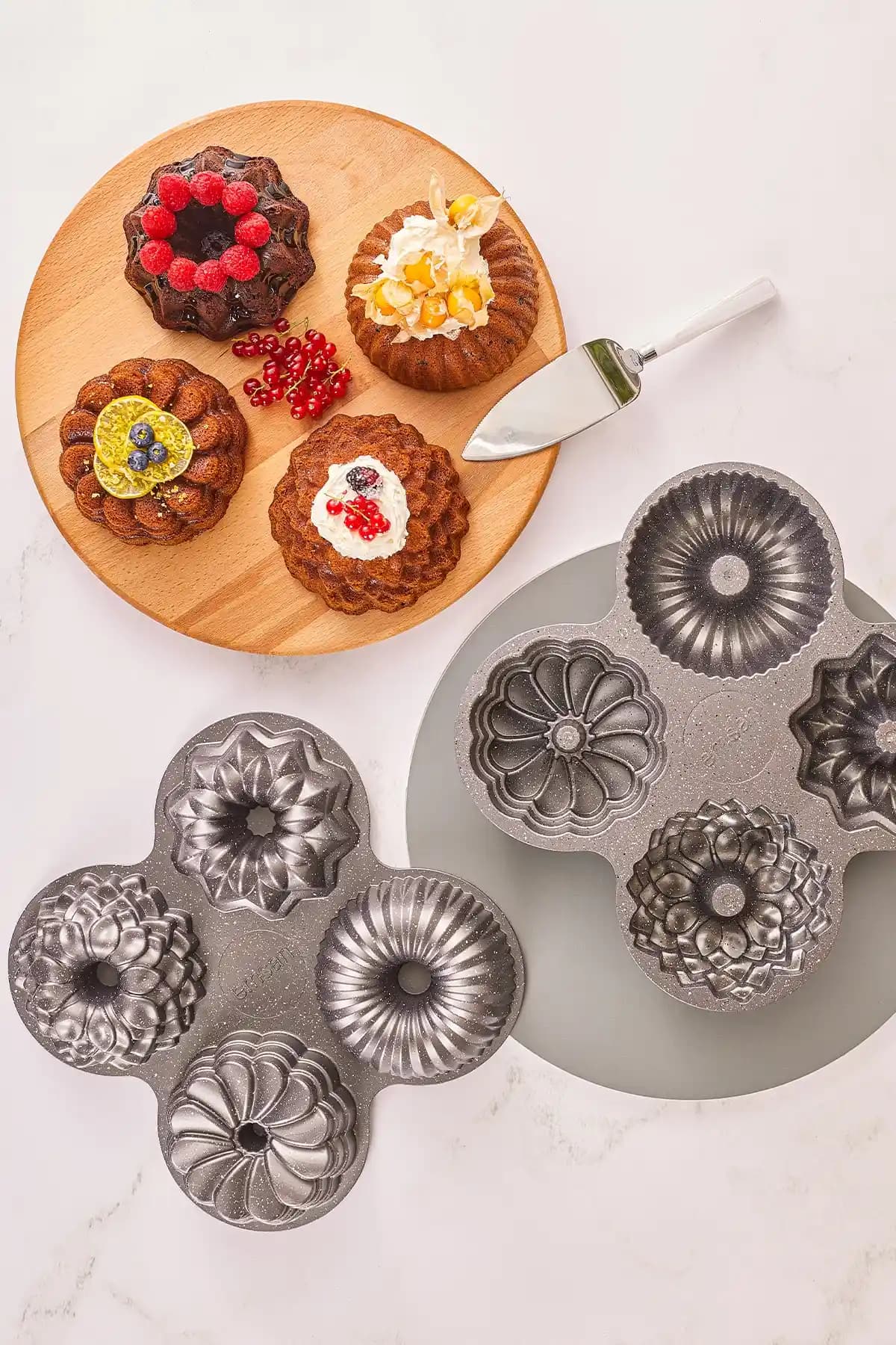 Emsan Griss Four In One 4'lü Döküm Kek Kalıbı: Dayanıklı ve Pratik Mutfak Gereci