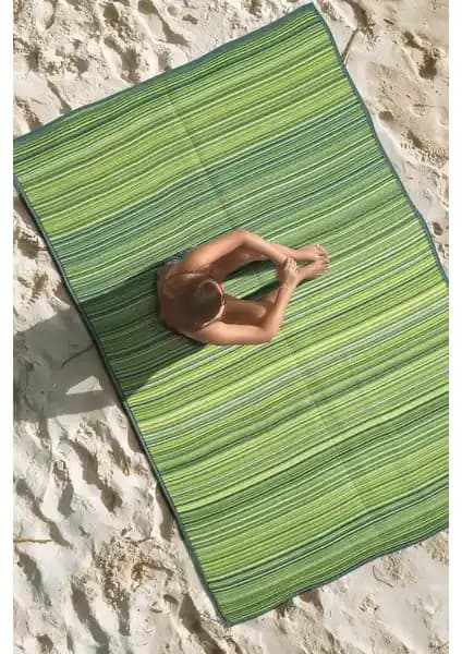 Konfor Halı Katlanabilir ve Savana 8812 Plaj ve Piknik Halıları Karşılaştırması