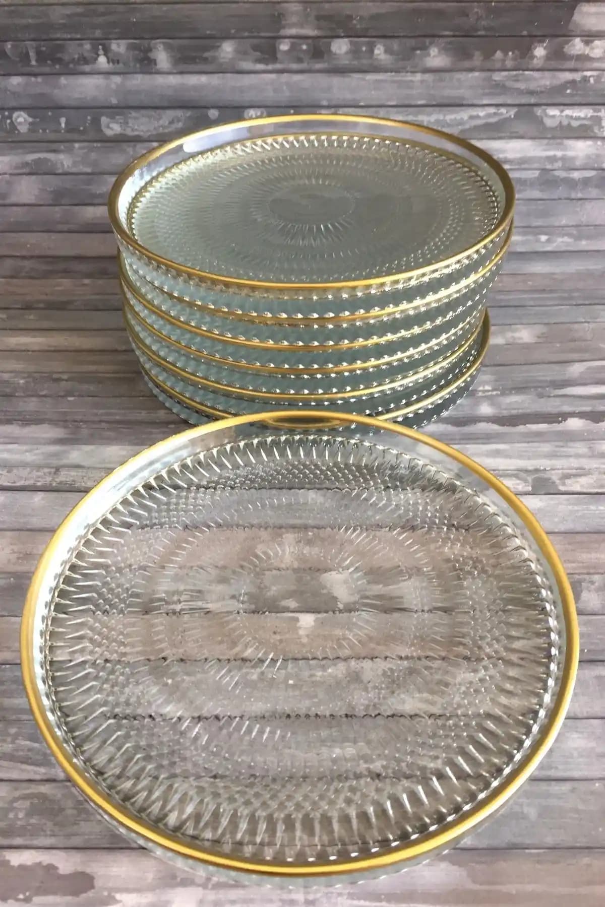 METROPOLAVM Altın Yaldızlı Kristal Cam Tabak Seti Şık ve Dayanıklı Tasarım Özellikleri