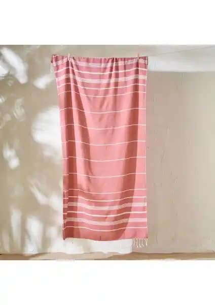 Plaj ve havuz kullanımı için pamuklu ürünlerin karşılaştırması: Bella Maison ve Madame Coco seçenekleri