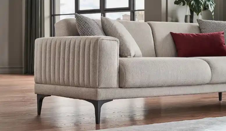 Room and Board Koltuk Takımlarında Yıkanabilirlik ve Kumaş Dayanıklılığı İncelemesi