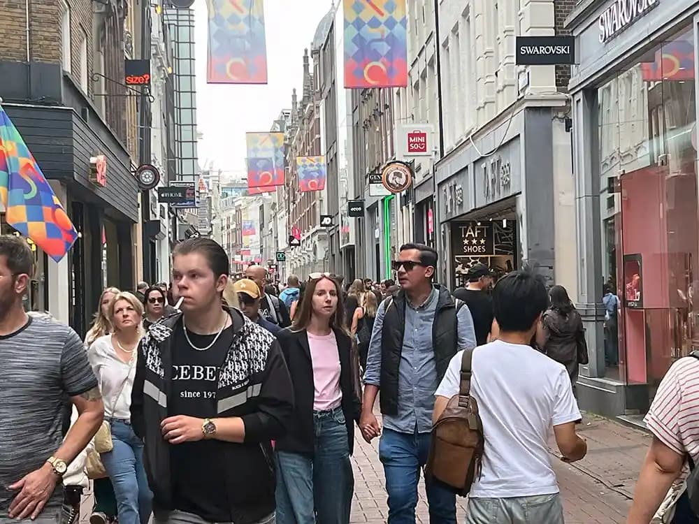 Urban Outfitters Halısı Nereden Bulunur ve Benzer Fas Halıları İçin Alternatifler