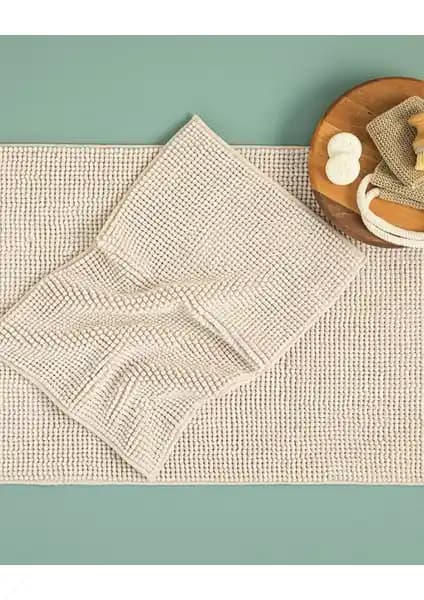 Banyo Paspası Seçerken Dikkat Edilmesi Gerekenler: Polyester ve Pamuklu Setlerin Karşılaştırması