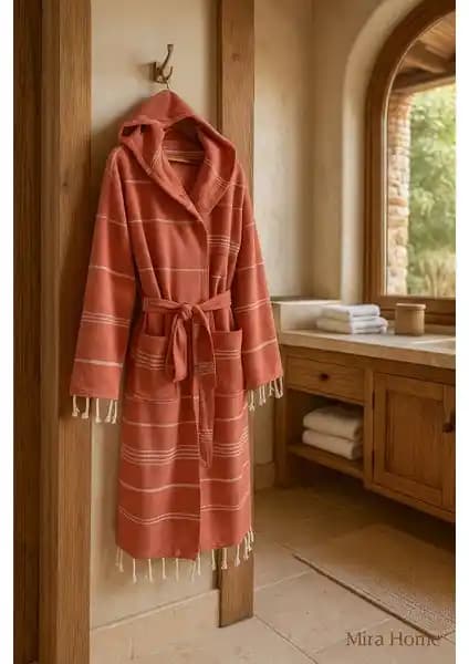 Mira Home ve Rasersa Kapüşonlu Bornoz Karşılaştırması: Kalite, Konfor ve Tasarım Analizi