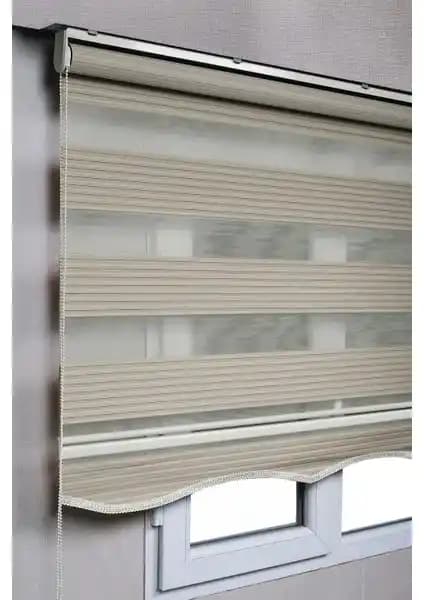 Perde Seçiminde Karşılaştırma: Kum Beji Etekli Zebra Stor ve Gri Zebra Stor Perde