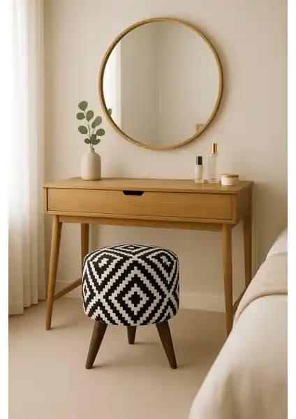 Lunova Home Modern Ayaklı Desenli Dekoratif Puf ile Şıklık ve Fonksiyonellik