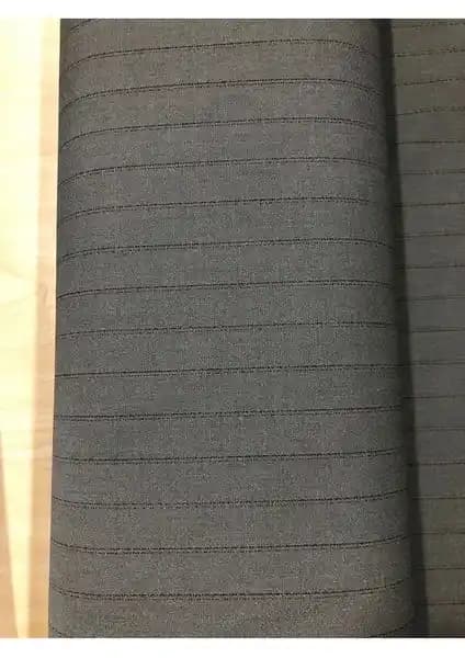 Vivola Moda Ekose Gabardin Kumaş: Dayanıklı ve Şık Çok Yönlü Giyim Malzemesi