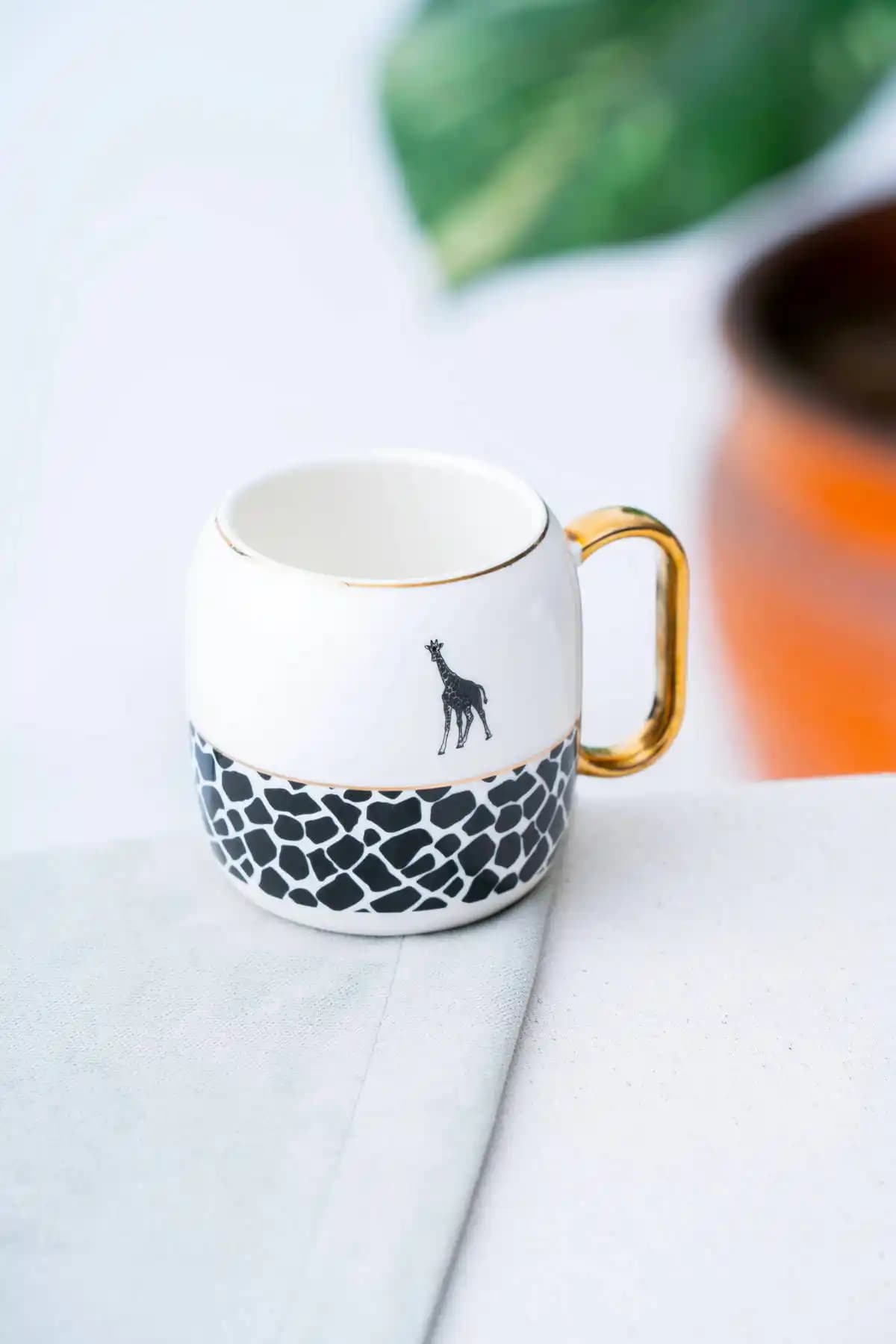 ACAR Giraffe Kupa: Hayvan Severler İçin Zarif ve Dayanıklı Porselen Tasarım