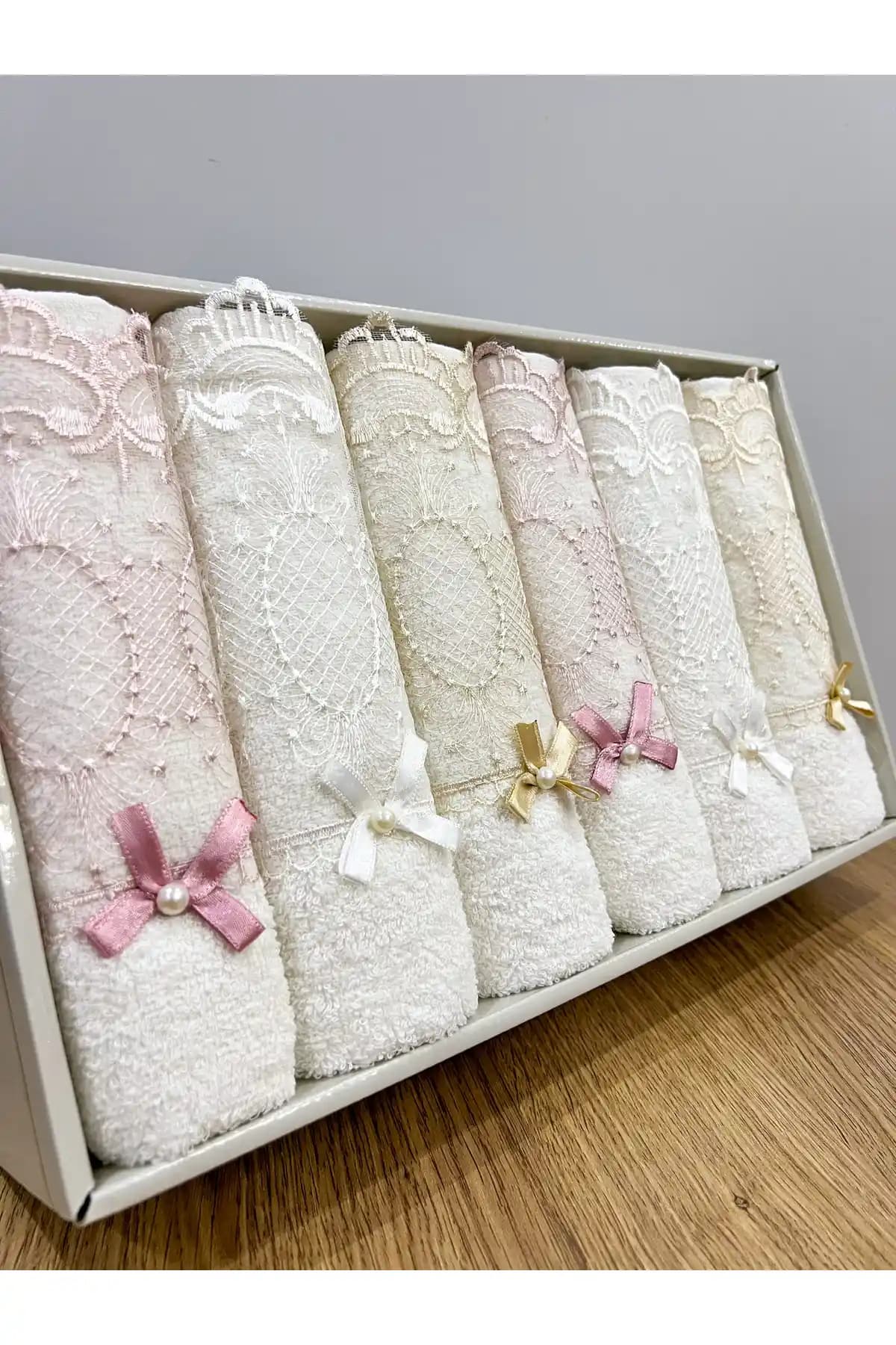 AYHANHOME 6 Adet Pamuklu Güpürlü Fiyonklu El Yüz Havlu Seti Modern ve Şık Tasarım