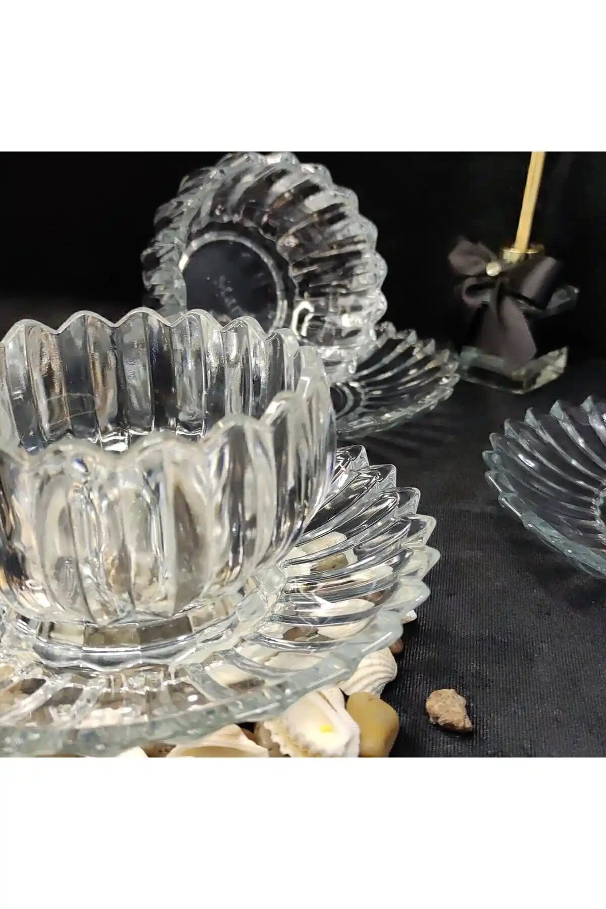 Beren Papatya Çerez Takımı Sade ve Şık Tasarımıyla Ev ve Davetler İçin Uygun