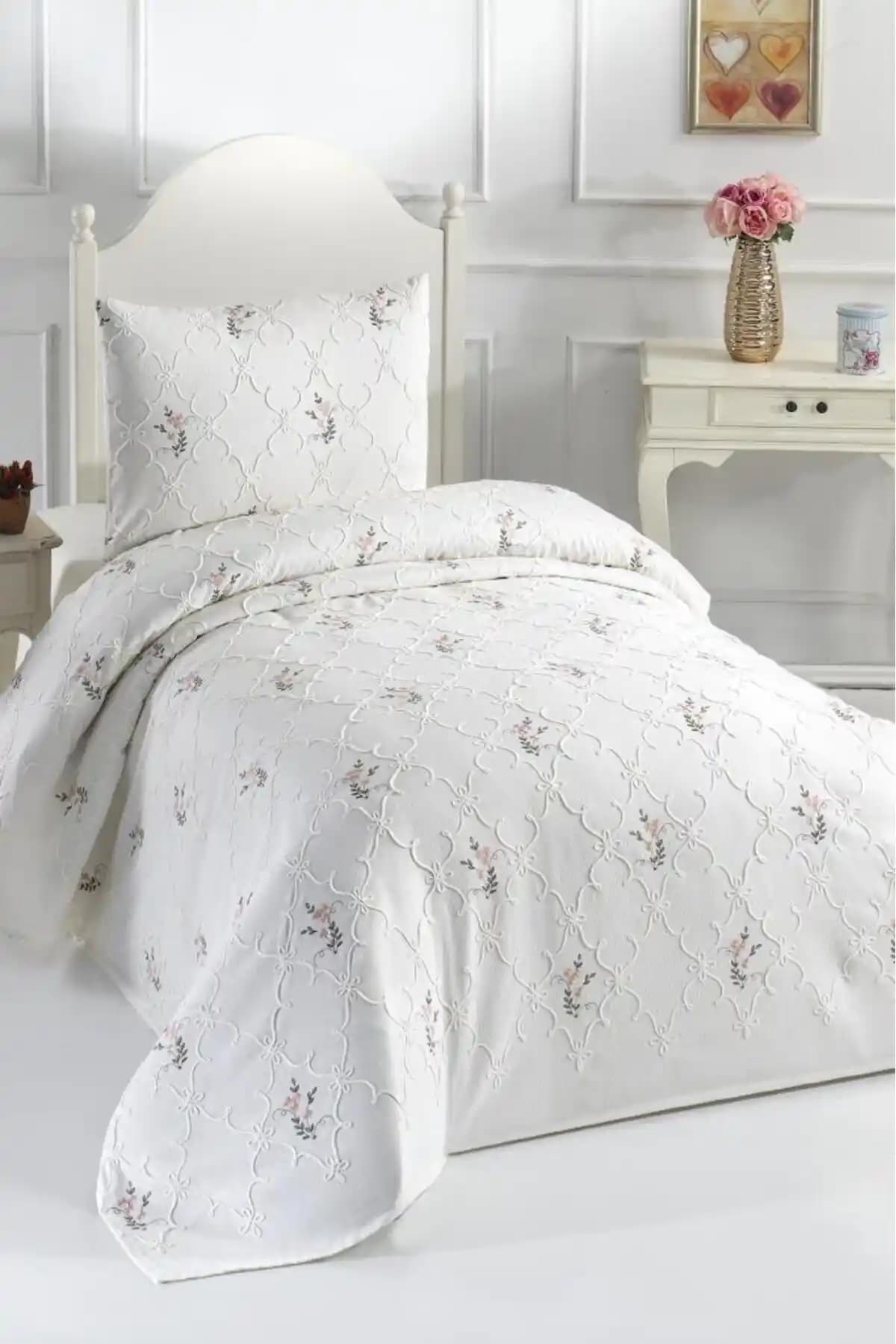 Çeyiz Diyarı Pinkrose Nakışlı Şönil Yatak Örtüsü ve Yastık Kılıfı Seti