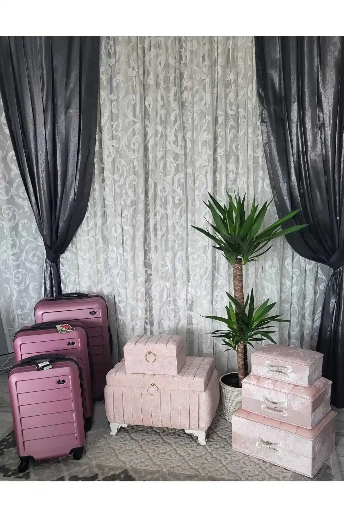 Duru Çeyiz Sanıklarının Şevval Bavullu Paketi Geleneksel ve Modern Çeyiz Şıklığını Yansıtır