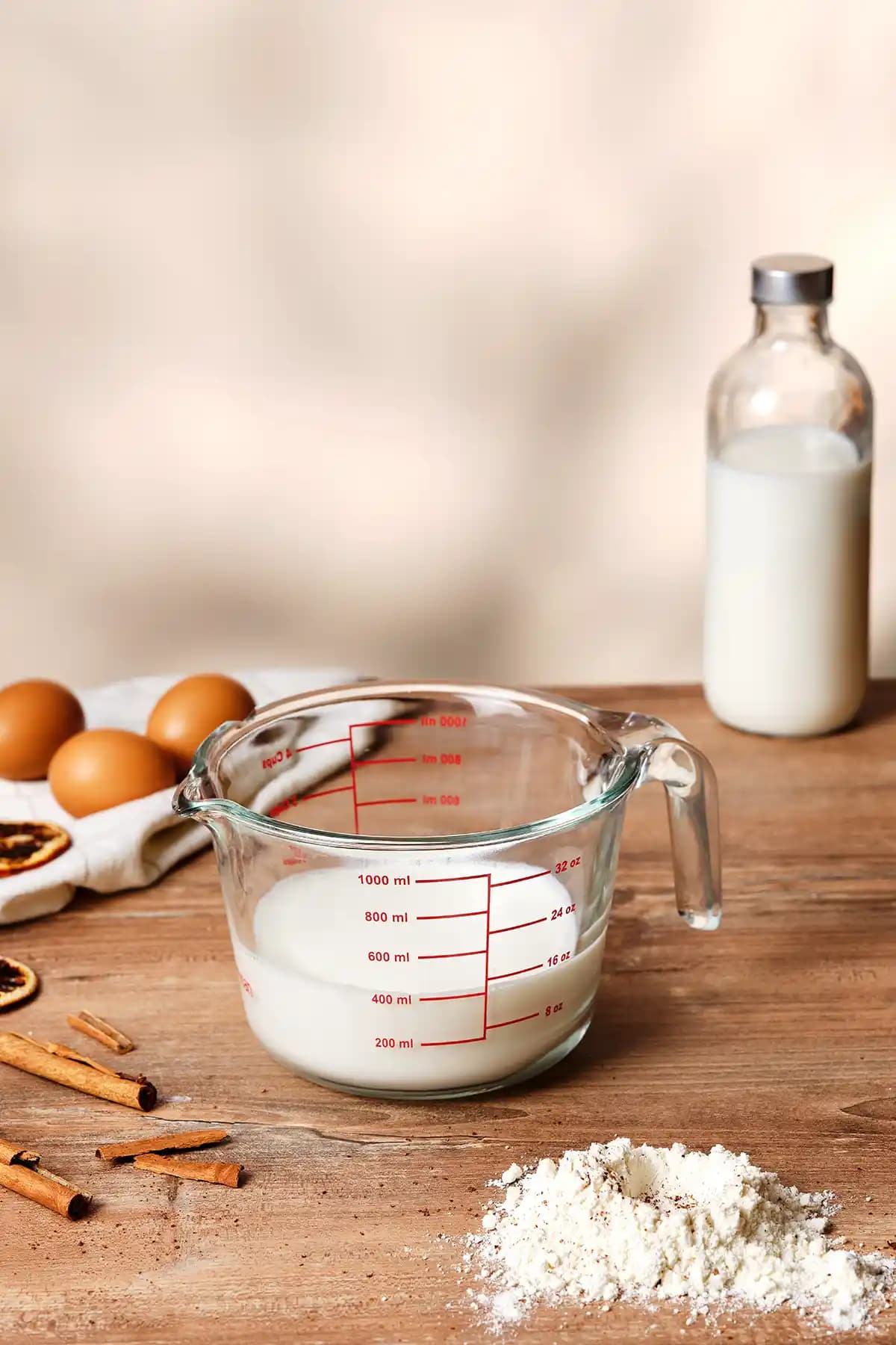 Emsan Iko 1.0 L Borosilikat Ölçü Kabı: Dayanıklı ve Şık Mutfak Ölçüm Aracı