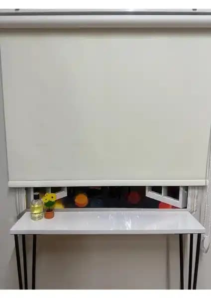 İREMKARAHOME Blackout Stor Perde Ekru: Işık Geçirmez ve Modern Tasarım Özellikleri