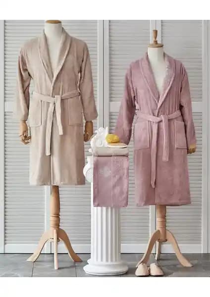 Karaca Home Doleres Pudra/Bej 5 Parça Nakışlı Bornoz Seti ile Ev Konforunu Artırın