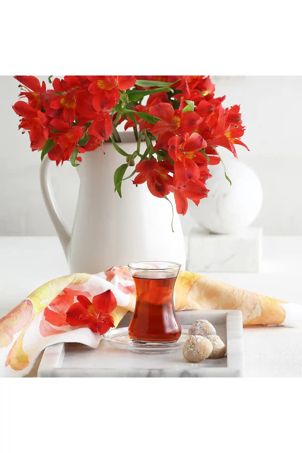 LAV Demet Cam Çay Seti: Şık ve Pratik 6 Kişilik Modern Çay Takımı