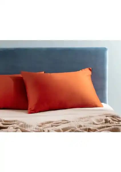 Madame Coco Ciel Saten 2'li Yastık Kılıfı: Şıklık ve Konfor Sunan Yatak Odası Dekorasyonu