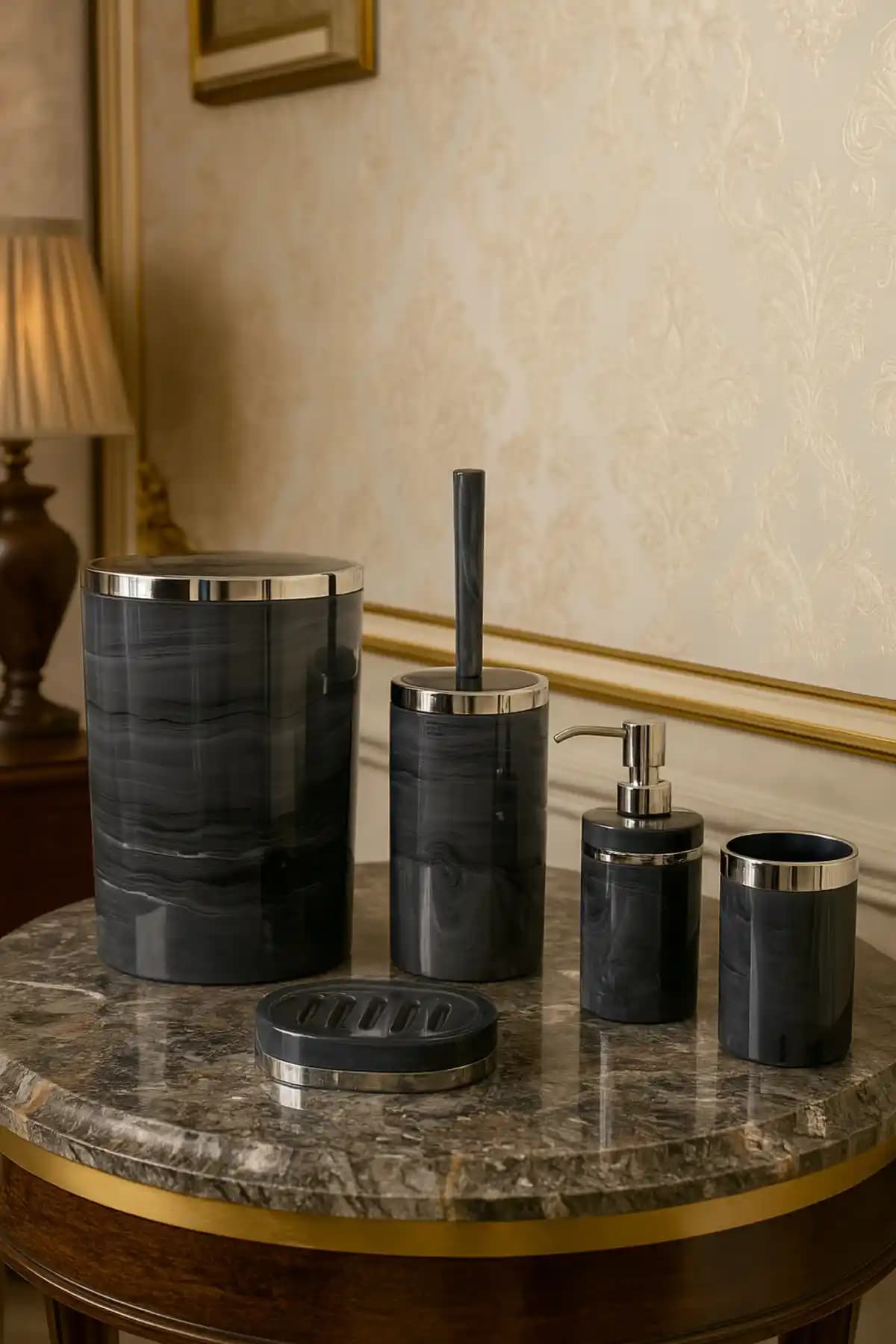 Makri Home 5'li Banyo Seti Modern Tasarım ve Dayanıklı Malzeme ile Şıklık Sunar