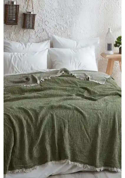 Medaillon Home Yeşil 4 Katlı Müslin Yatak Örtüsü Doğal ve Çok Yönlü Kullanım İmkanı Sunar