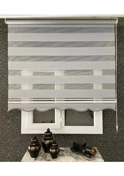 NetworkAvm Açık Gri Geniş Pliseli Zebra Stor Perde Modern ve İşlevsel Tasarım Özellikleri