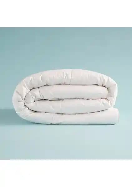 Othello Soffica Kaz Tüyü Yorgan: Dört Mevsim Kullanım İçin Konfor ve Şıklık Sunar