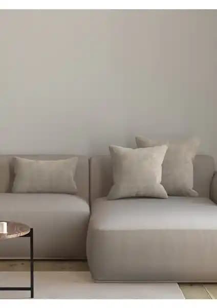 Pastel Kadife Dokulu Açık Gri Renkli Yastık Kılıfı Modern ve Şık Dekorasyon Parçası