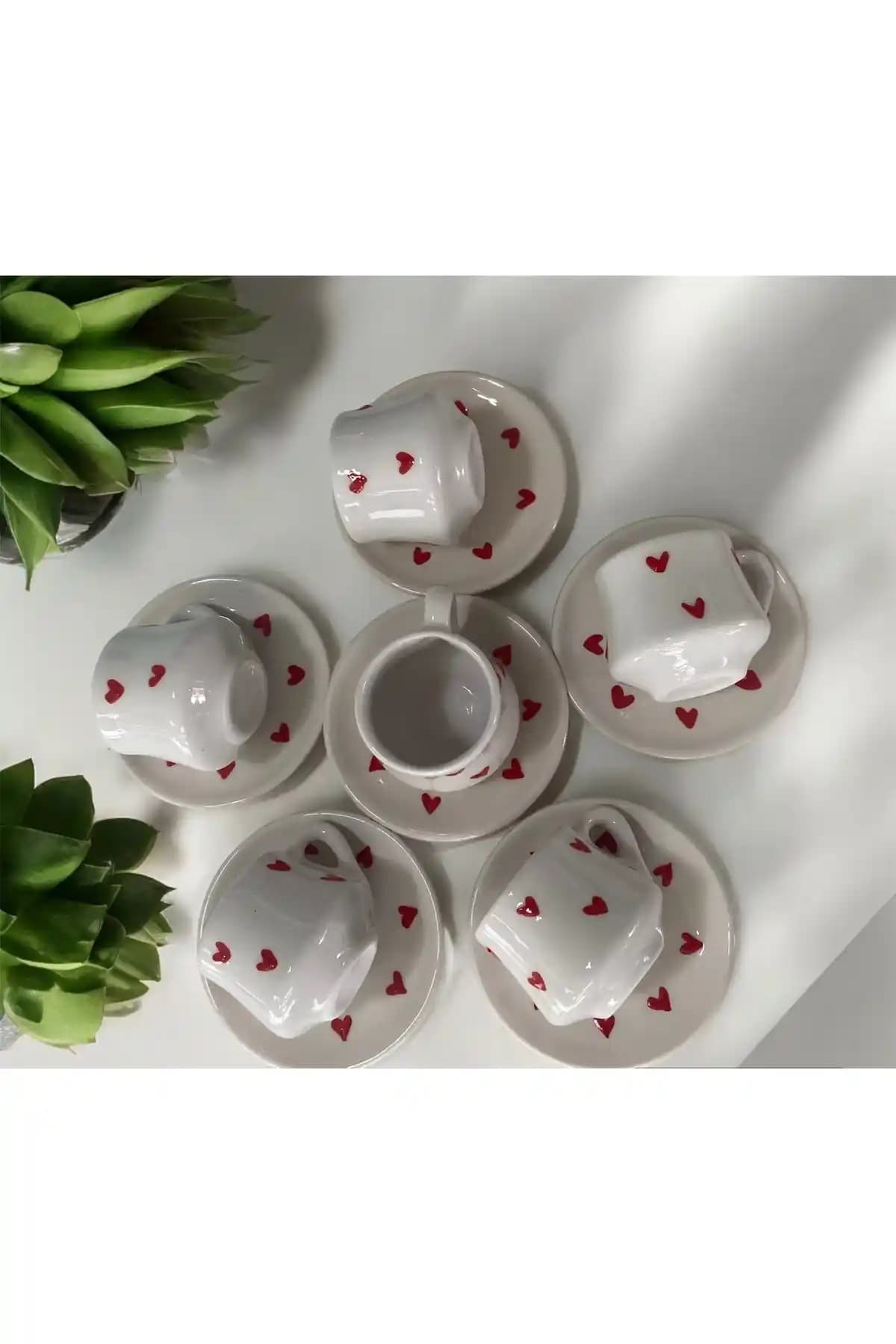 Şeffafavm 12 Parça Seramik Fincan Takımı: Dayanıklı ve Şık Tasarım ile Günlük Kullanım