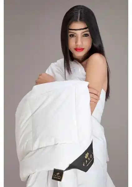 Varol Tek Kişilik Kaz Tüyü Yorgan: Sıcaklık ve Konfor Sunan Dayanıklı Seçenek