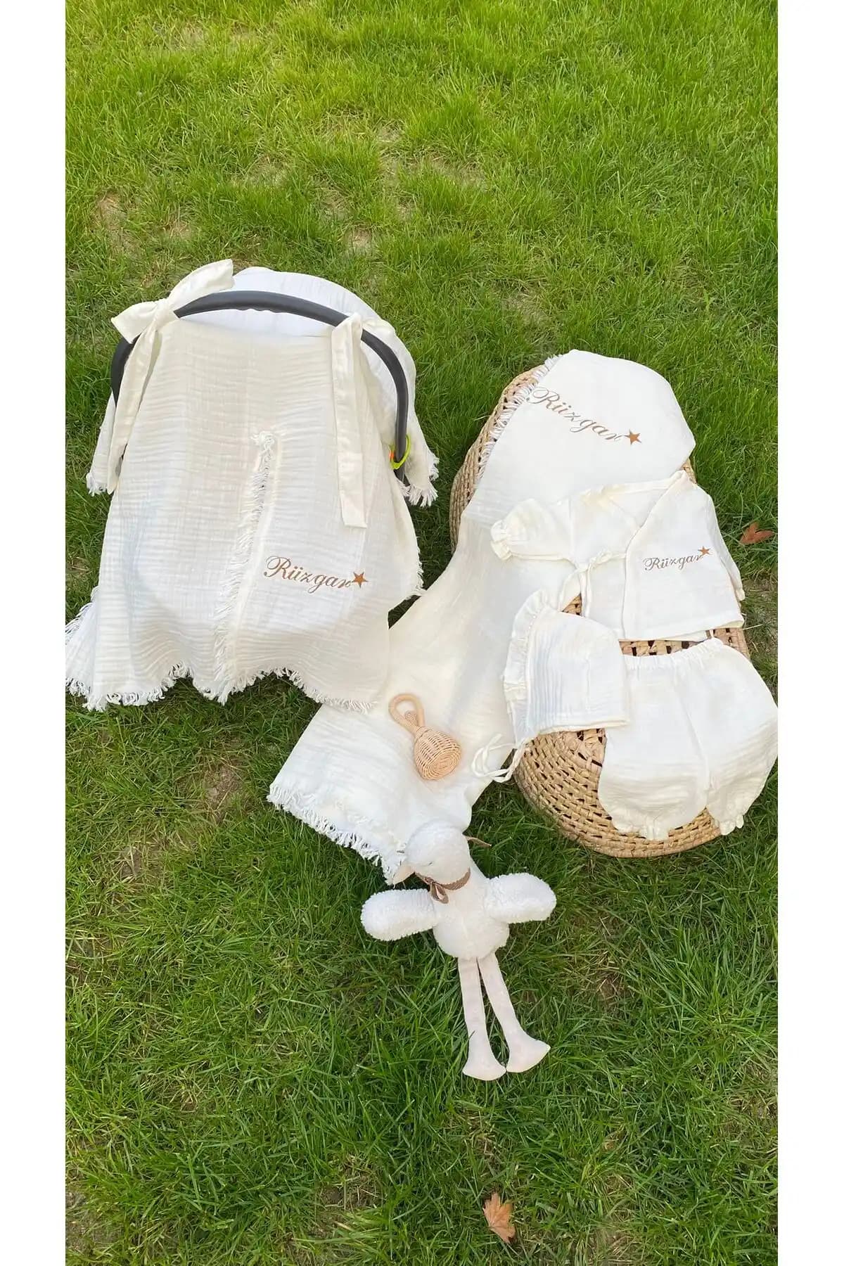 VolleM Nakışlı Müslin Hastane Çıkış Seti Bebekler İçin Konfor ve Şıklık Sunar