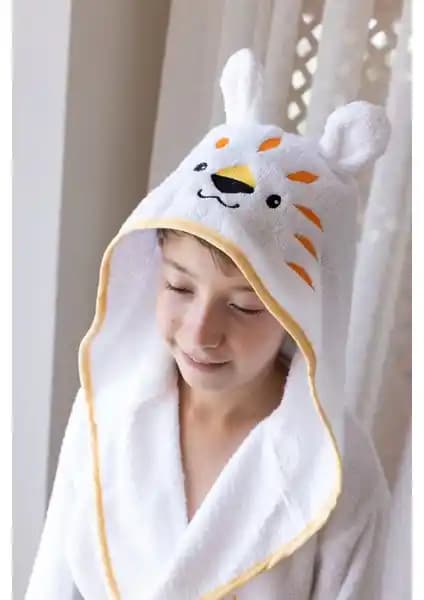 Zengin Home Kapüşonlu Çocuk Bornozu: Yumuşak ve Eğlenceli Tasarımıyla Konfor Sağlar