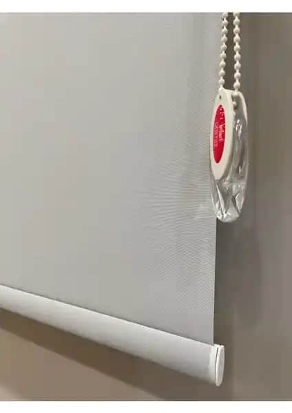 Brillant Stor Perde Kalın Kumaş ve Alüminyum Kasa ile Dayanıklılık ve Estetik Bir Arada