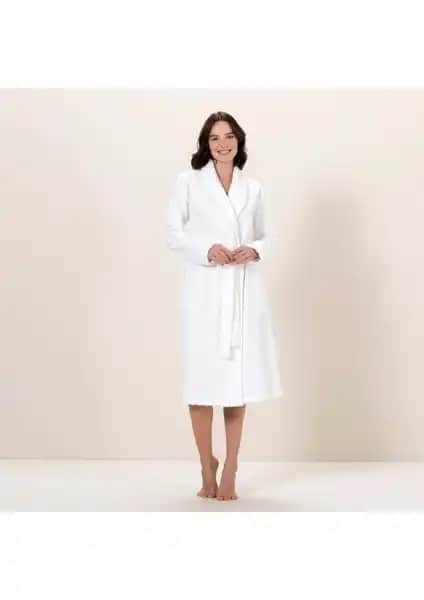 Chakra Zigzag Kadın Bornoz Beyaz: Modern ve Konforlu Tasarım ile Şıklık ve Rahatlık Bir Arada