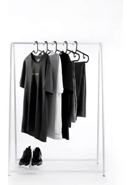 Fec Reklam Raflı Metal Askılık: Dayanıklı ve Modern Kıyafet Saklama Çözümü