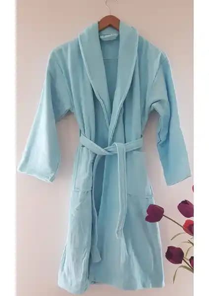 Kadife Çocuk Bornozu: Yüksek Emicilik ve Şık Tasarım ile Banyo Sonrası Konfor