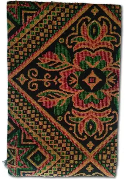 Kale Makine Dokuması Uşak Kilimi: Dayanıklı ve Estetik Çok Yönlü Dekoratif Halı